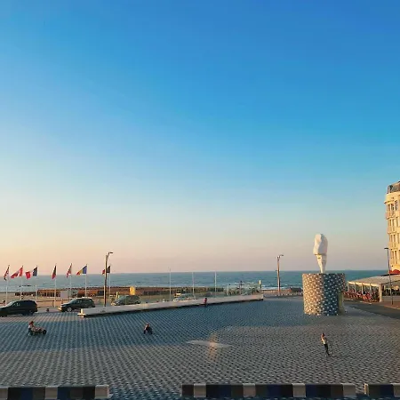 Manon - 3-kamer Met Zeezicht Aan Het Rubensplein *